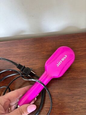 Eva NYC mini straightening thermal brush Hot pink